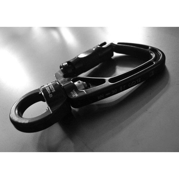 SwivaEye AutoLock Carabiner 07