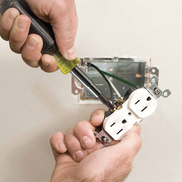 Klein Tools in Multi Bit Screw 012